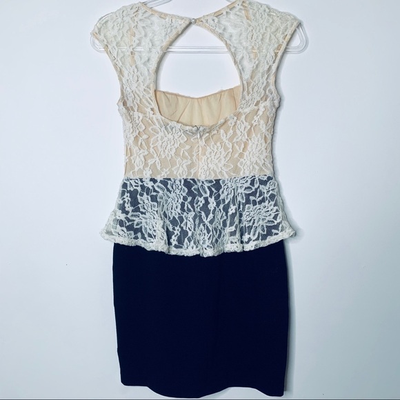 𝅺ARK & co Black and Ivory Lace Peplum Dress Size M - Picture 4 of 7